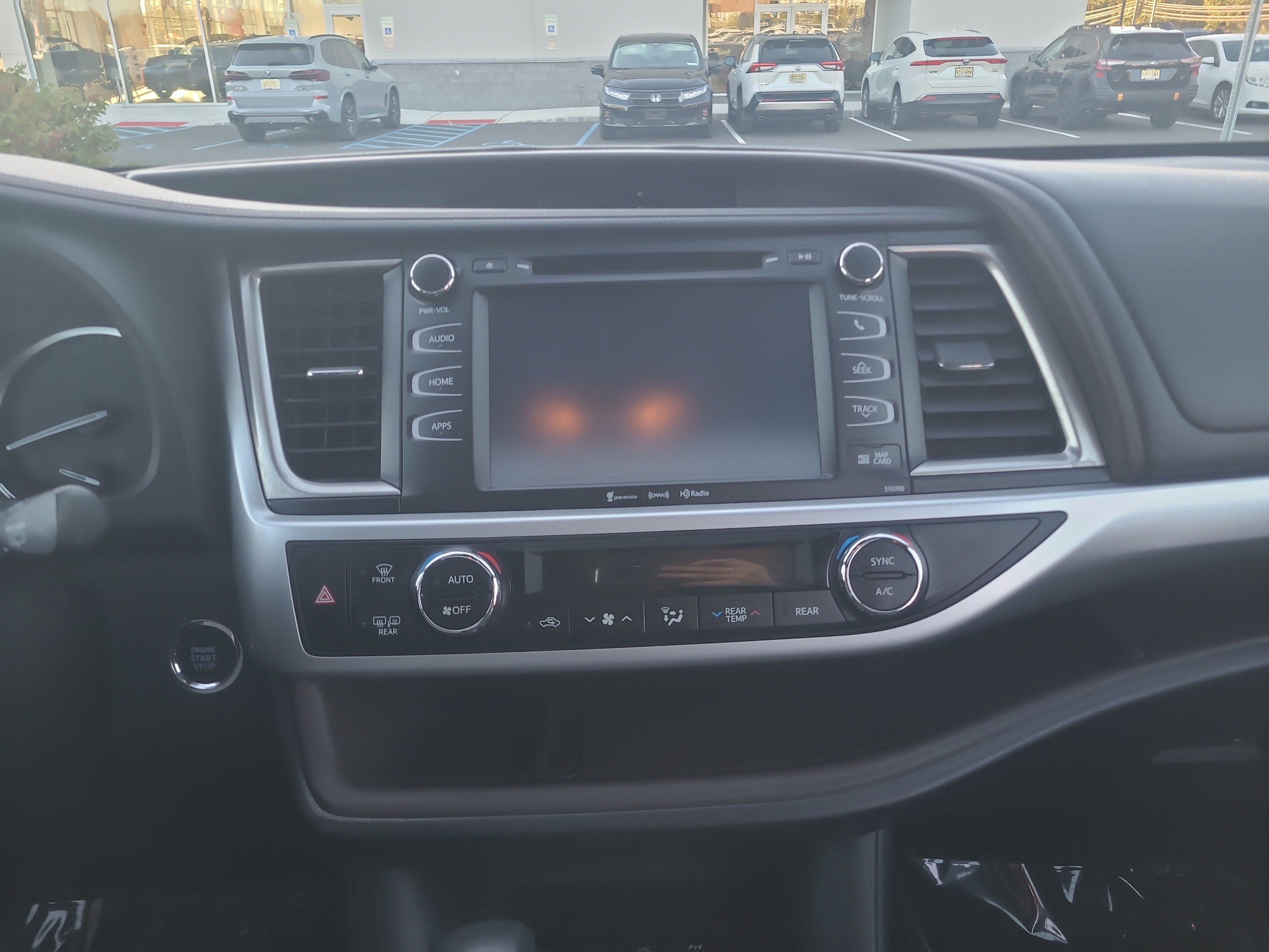 Used 2019 Toyota Highlander XLE AWD/4WD image 20
