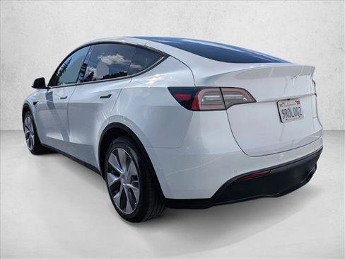 Used 2021 Tesla Model Y Long Range image 8