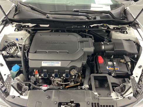 Used 2016 Honda Accord Touring image 37