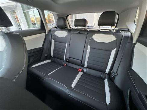 New 2026 Volkswagen Taos SEL image 22