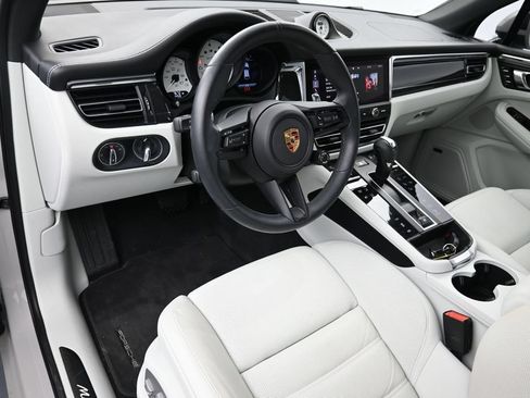 Certified 2024 Porsche Macan GTS AWD/4WD image 4