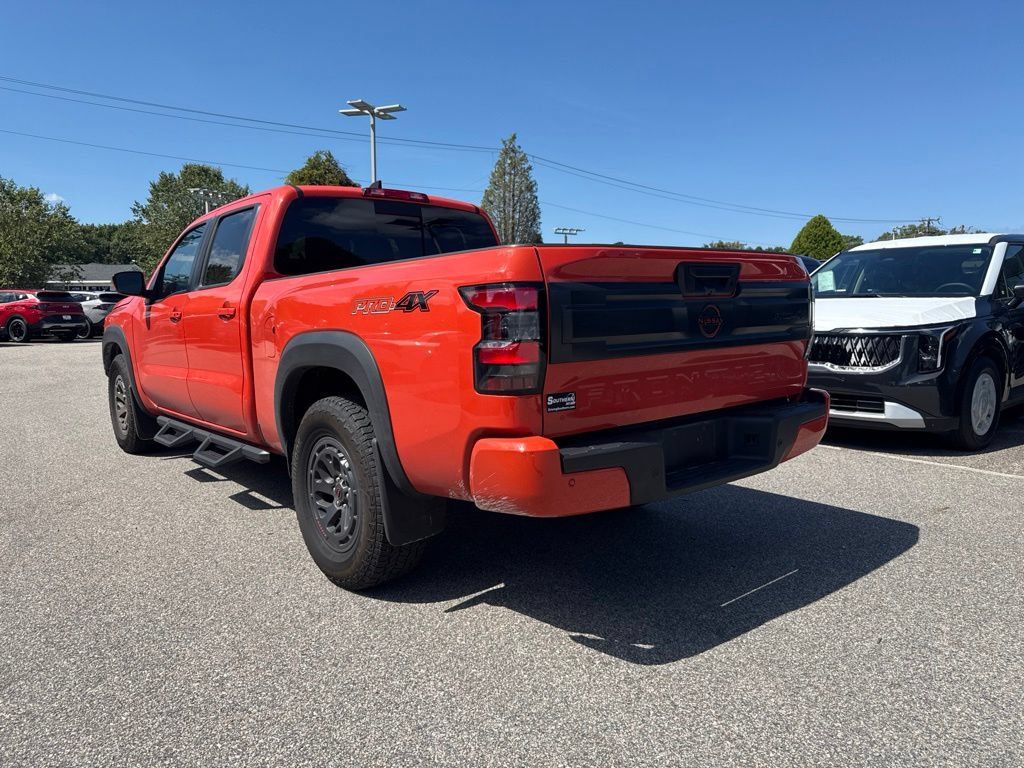 Used 2025 Nissan Frontier PRO-4X AWD/4WD image 3