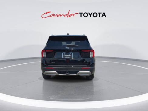 Used 2025 Ford Explorer Platinum RWD image 7