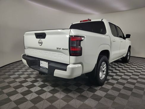 Used 2024 Nissan Frontier SV w/ Tow Package AWD/4WD image 5