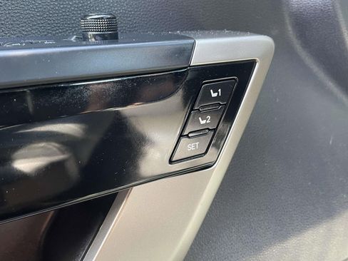 Used 2023 Toyota Tundra Limited image 23