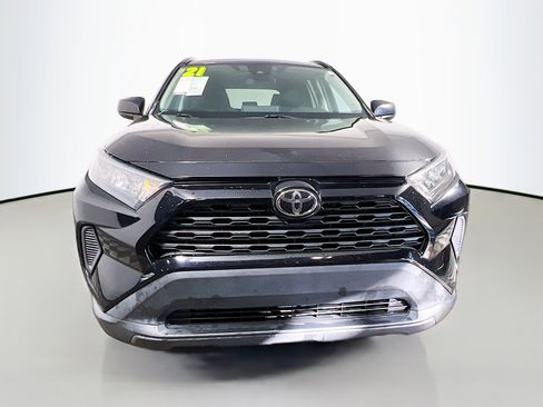Used 2021 Toyota RAV4 LE image 11