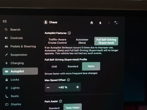 Used 2022 Tesla Model X Plaid image 28