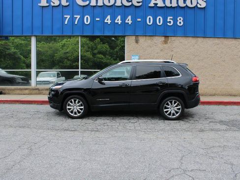 Used 2018 Jeep Cherokee Limited w/ Technology Group FWD image 8