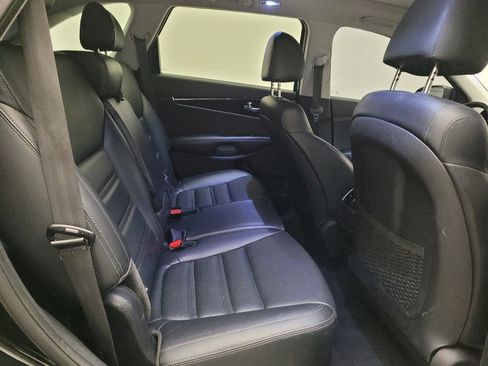 Used 2020 Kia Sorento EX FWD image 19