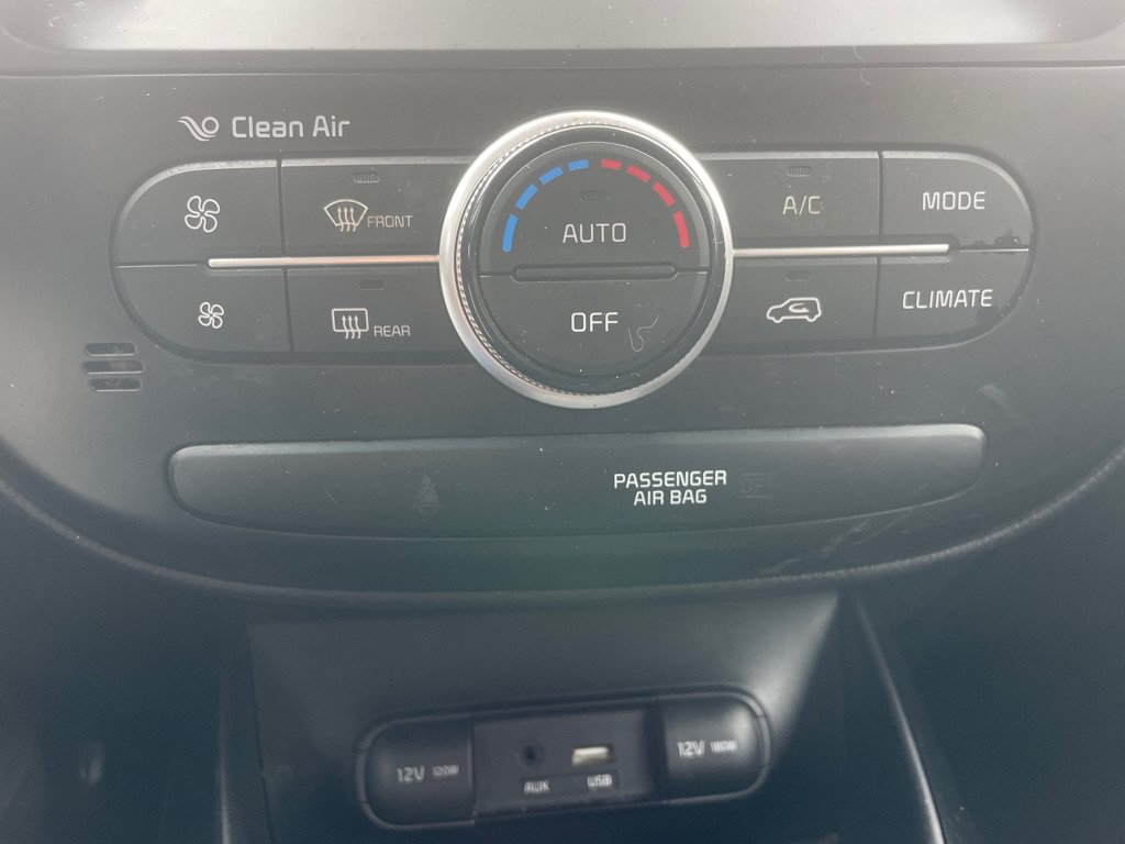 Used 2018 Kia Soul + FWD image 19