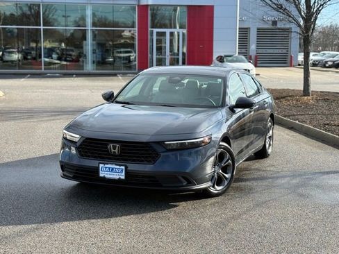 Used 2023 Honda Accord EX image 9