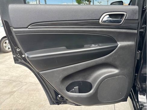 Used 2019 Jeep Grand Cherokee Limited X RWD image 16