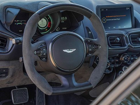 Used 2023 Aston Martin V8 Vantage Coupe image 19