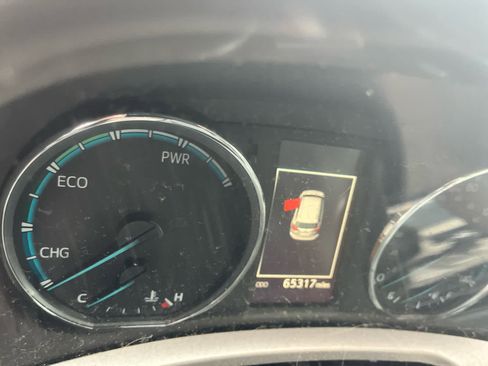 Used 2017 Toyota RAV4 Limited image 8