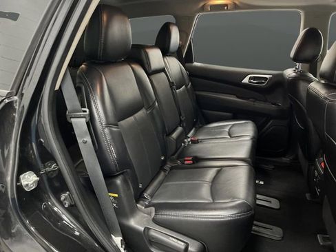 Used 2020 Nissan Pathfinder Platinum image 33