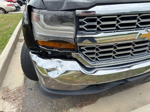 Used 2018 Chevrolet Silverado 1500 LT AWD/4WD image 7