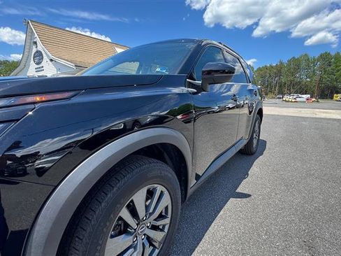 Used 2024 Nissan Pathfinder SV AWD/4WD image 11