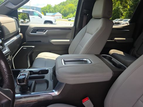 Used 2022 Chevrolet Silverado 1500 LTZ AWD/4WD image 23
