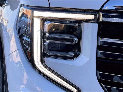 Used 2025 GMC Sierra 1500 SLT image 28