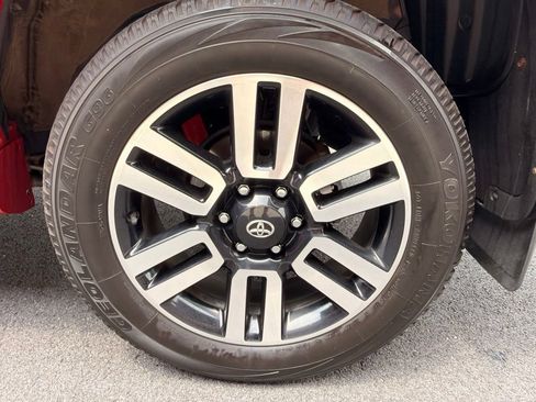 Used 2023 Toyota 4Runner Limited AWD/4WD image 32