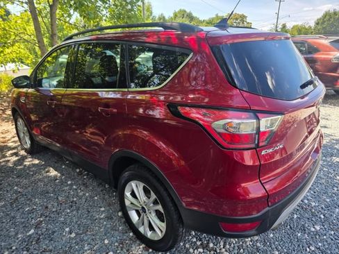 Used 2018 Ford Escape SE w/ SE Sync 3 Package AWD/4WD image 7