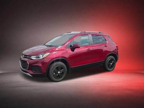Used 2022 Chevrolet Trax LT w/ LT Convenience Package AWD/4WD image 4