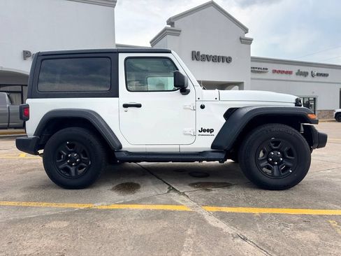 Used 2023 Jeep Wrangler Sport AWD/4WD image 10