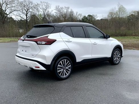 Used 2022 Nissan Kicks SV image 7