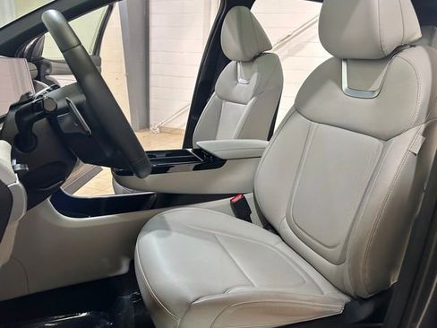 Used 2025 Hyundai Tucson Limited AWD/4WD image 15