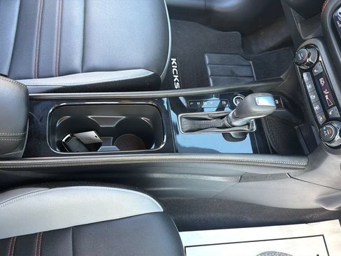 Used 2023 Nissan Kicks SR w/ SR Premium Package FWD image 39