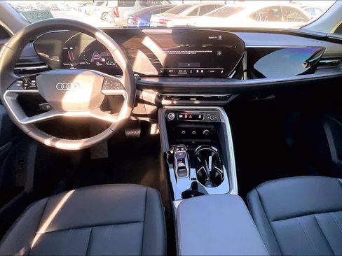 Used 2025 Audi Q5 Premium Plus w/ Premium Plus image 14