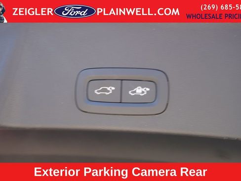 Used 2023 Volvo XC40 B5 Plus w/ Protection Package Premier image 11