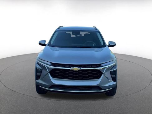 Used 2025 Chevrolet Trax LT image 4