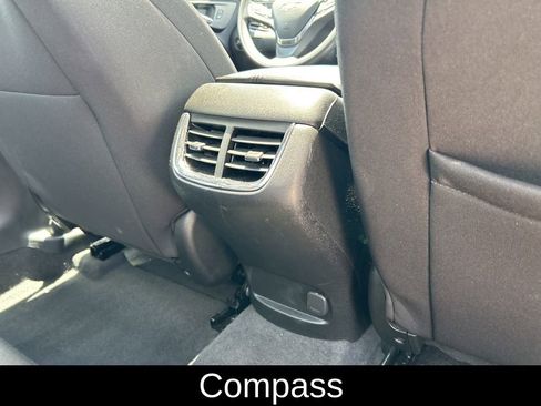 Used 2024 Chevrolet Malibu LT image 40