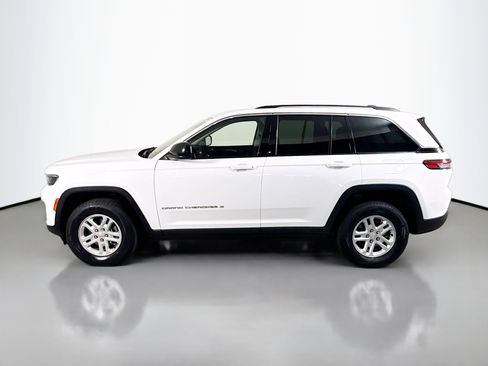 Used 2022 Jeep Grand Cherokee Laredo w/ Luxury Tech Group I image 6