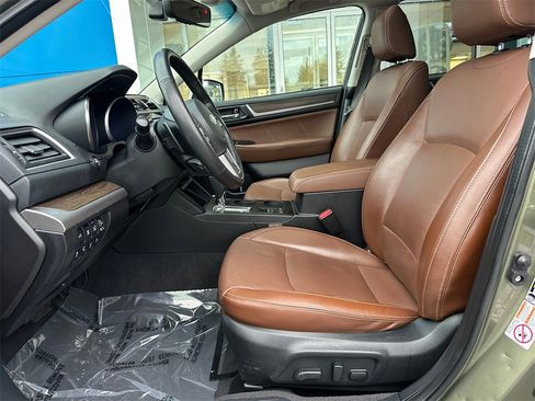 Used 2017 Subaru Outback 2.5i Touring w/ Popular Package #5A image 19