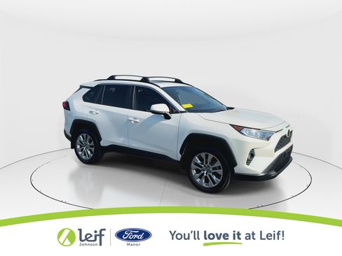 Used 2021 Toyota RAV4 XLE Premium image 2