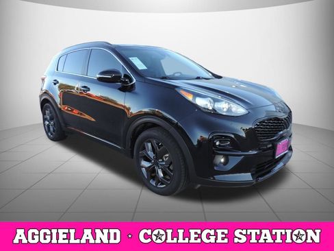 Used 2022 Kia Sportage Nightfall Edition image 3