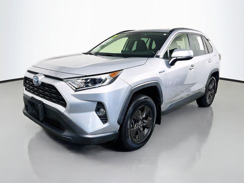 Used 2021 Toyota RAV4 XLE AWD/4WD image 10