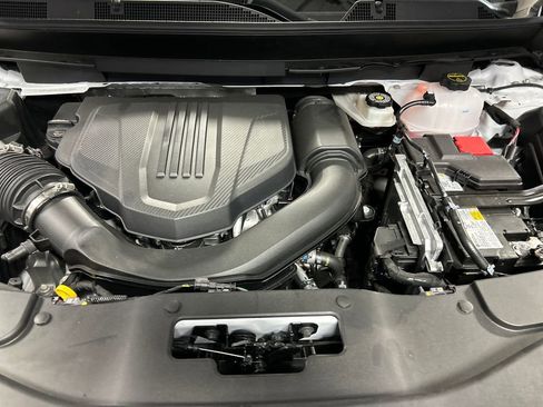 Used 2025 GMC Acadia Elevation image 27