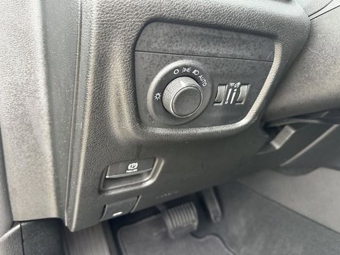 Used 2025 Jeep Grand Cherokee Altitude image 20