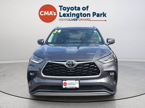 Used 2024 Toyota Highlander Platinum AWD/4WD image 8