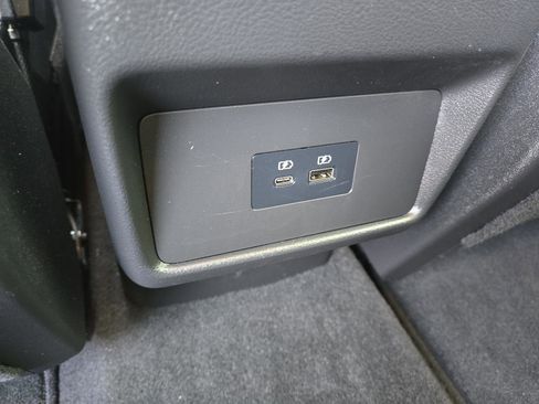 Used 2023 Nissan Rogue SV AWD/4WD image 12