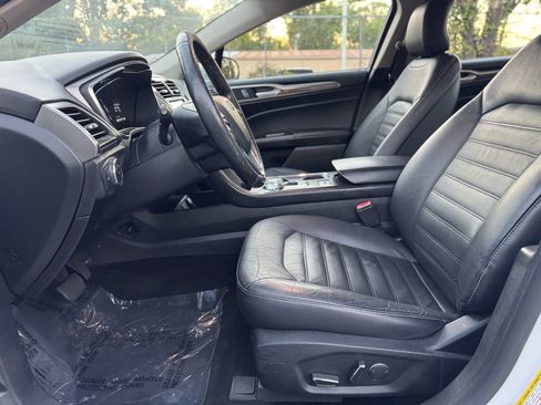 Used 2018 Ford Fusion SE w/ Equipment Group 602A image 12