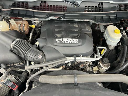 Used 2017 RAM 2500 Tradesman w/ Chrome Appearance Group image 17