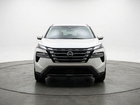 Used 2025 Nissan Rogue SV AWD/4WD image 2