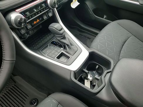 New 2025 Toyota RAV4 XLE w/ Convenience Package image 18