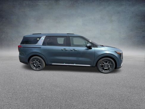 Used 2025 Kia Carnival SX image 26