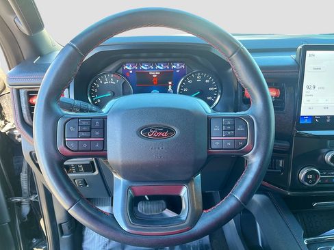 Used 2022 Ford Expedition Limited RWD image 11
