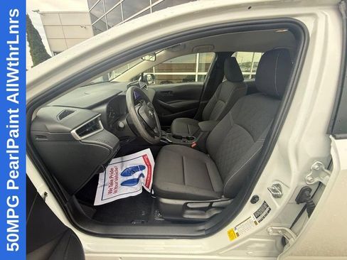 Used 2024 Toyota Corolla LE FWD image 25